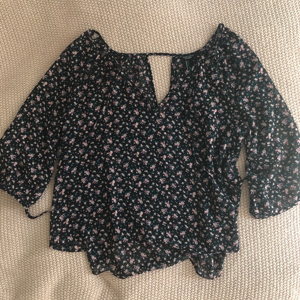 Forever 21 floral top
